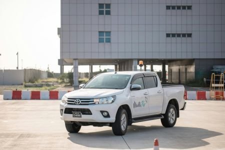 Truck reviews and comparisons showing towing and work performance | vehicle review hub