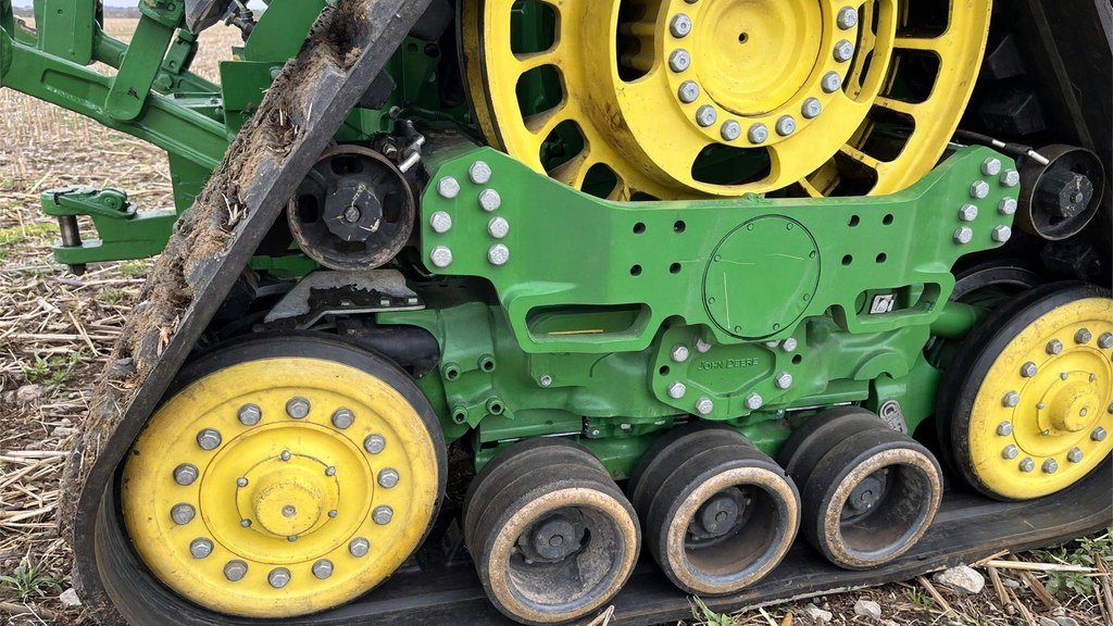 John Deere 9RX 590 track wear and undercarriage problems - Vehicle Review Hub